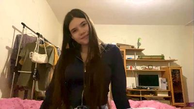 ArlyneSwilling webcam model stream image