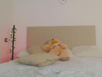 natural_meri_ webcam model stream image