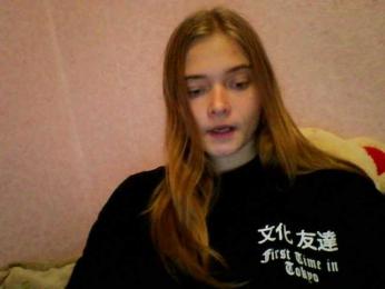 HappyEmily webcam model stream image