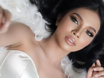 KellyHolly webcam model stream image