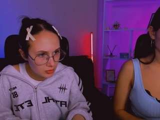 mona-cloud webcam model stream image