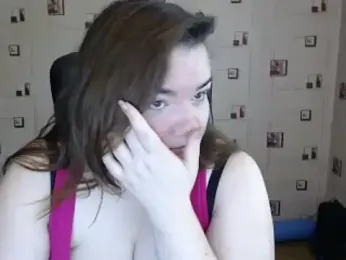 TasyaBigTTs webcam model stream image