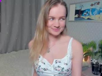 moon_puzzles webcam model stream image