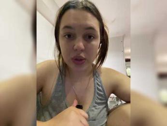 Lilliangelmoon webcam model stream image