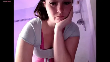 AdorahB3ll3 webcam model stream image