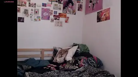 AdorahB3ll3 webcam model stream image