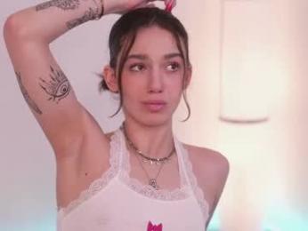 mystica_ webcam model stream image