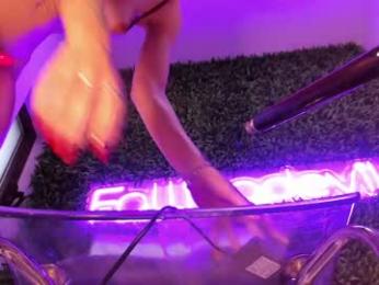 hotfallingdevil webcam model stream image