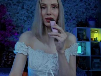 GinaGinaLove webcam model stream image