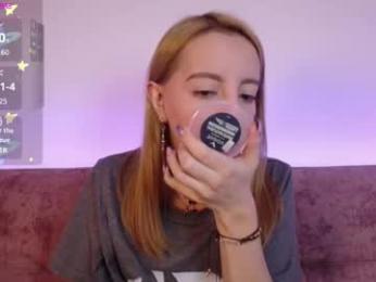 miiaa_doll webcam model stream image