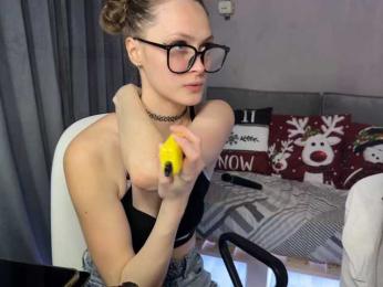 cutemilana_sexwife webcam bongacams model stream image