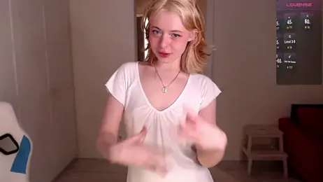 KatieMelone webcam model stream image