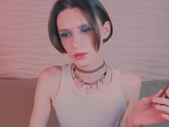 kira_long webcam model stream image