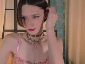 kira_long webcam model stream image