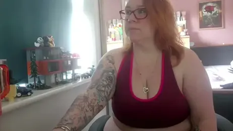 NikiDeeOfficial webcam model stream image