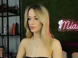 miabeex webcam model stream image