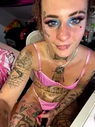 BlazyKitsune- webcam model stream image