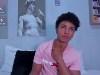 magnusking_ webcam model stream image