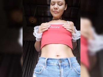 Malisha8 webcam bongacams model stream image