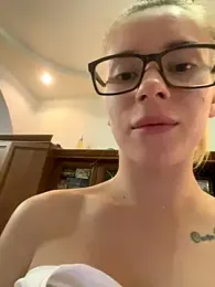 Horny_n_wet webcam model stream image