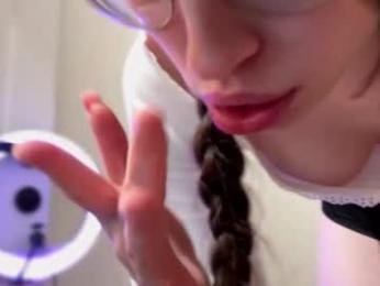 kellyberry__ webcam model stream image