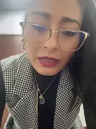 _Bella-Office1 webcam model stream image