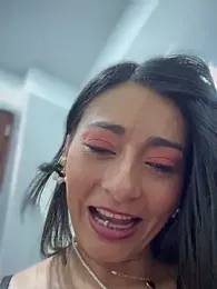 _Bella-Office1 webcam model stream image