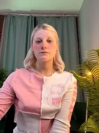 ShineJoan webcam model stream image