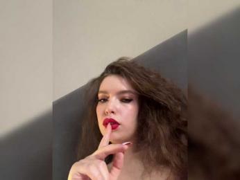 YourLadyyy webcam model stream image