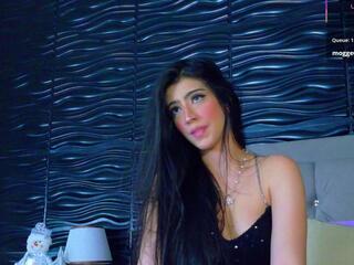 Amber Bull webcam model stream image