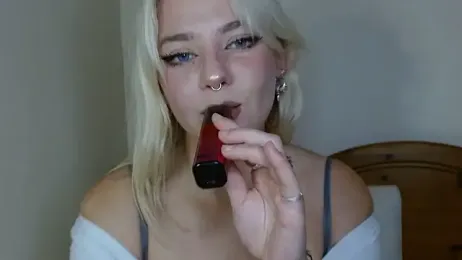 April_LoveUK webcam model stream image