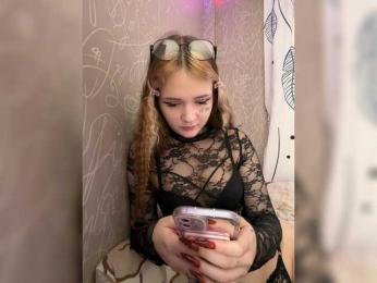 LiaaaLi webcam model stream image