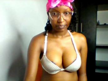 Sexyred-4 webcam model stream image