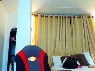 girlamada webcam model stream image