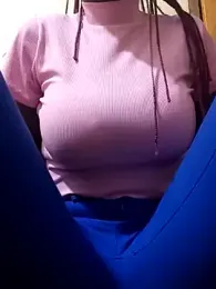 Swirly_blac webcam model stream image