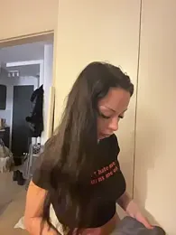 cara_mella webcam model stream image