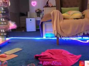 laracroftt webcam model stream image