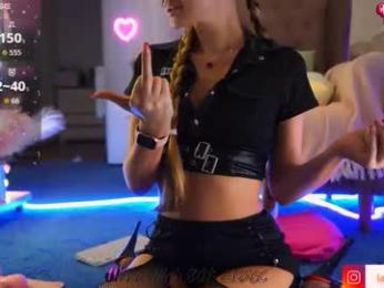 laracroftt webcam model stream image