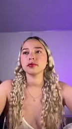 Irisweet_ webcam stripchat model stream image