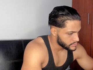 Pier Simons webcam flirt4free model stream image