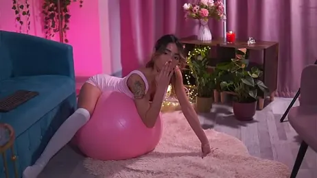 TheAyana webcam model stream image