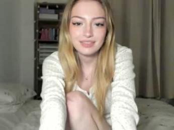 str4wb3rrycat webcam model stream image