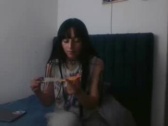 lia_queen610 webcam model stream image