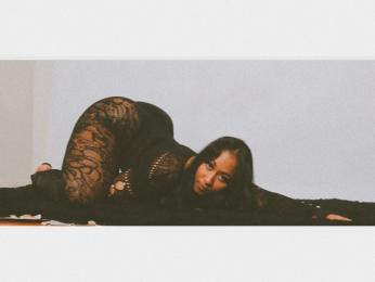 Neonboduu webcam model stream image