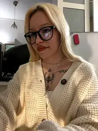 babydolll webcam model stream image