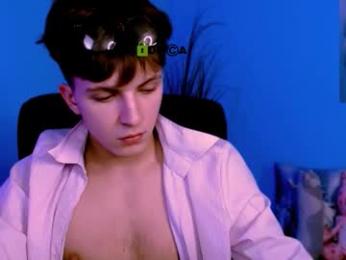 travis_wolf_ webcam model stream image