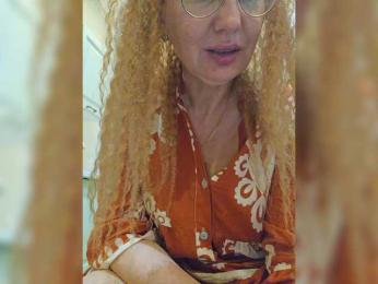 Pink-Lips webcam model stream image