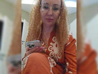 Pink-Lips webcam model stream image