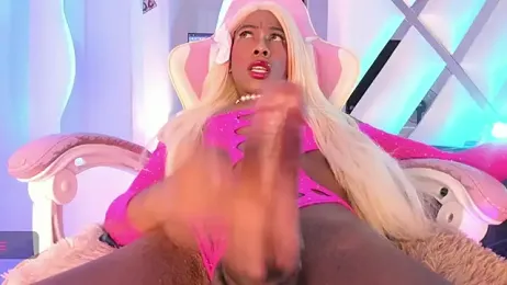 Mara_royal webcam model stream image