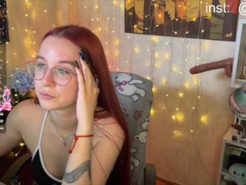 Kushina webcam model stream image